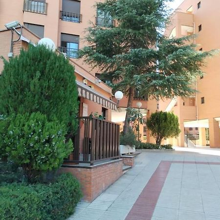Wanda Ifema Aeropuerto Madrid Jc Apartment Exterior photo