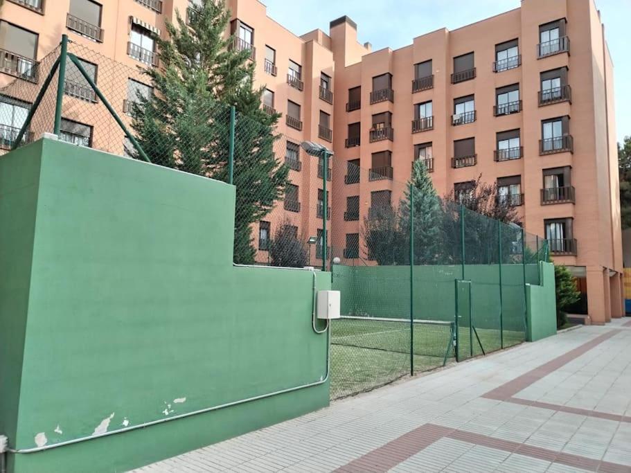 Wanda Ifema Aeropuerto Madrid Jc Apartment Exterior photo