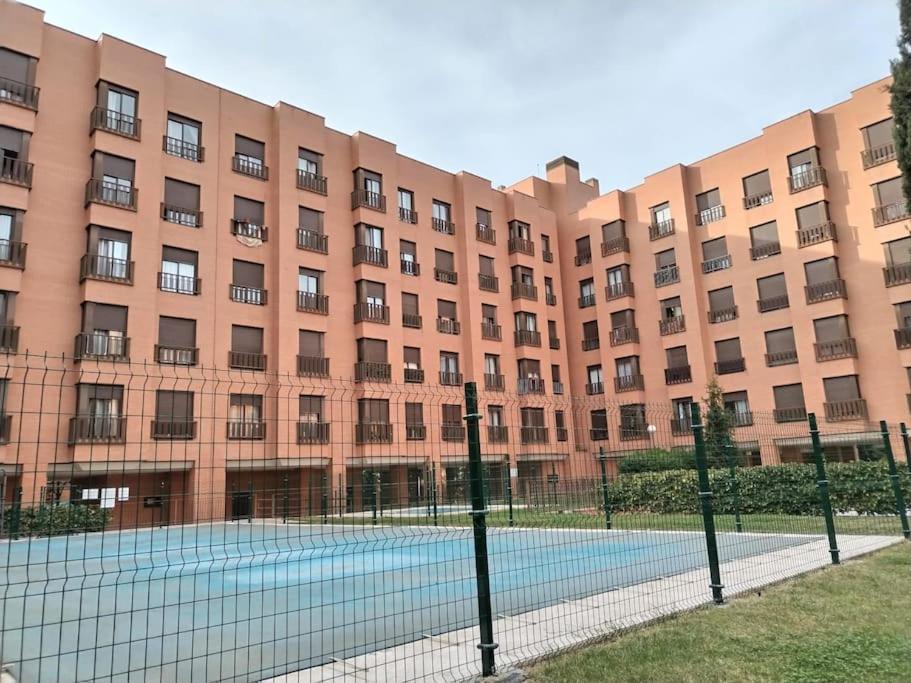 Wanda Ifema Aeropuerto Madrid Jc Apartment Exterior photo